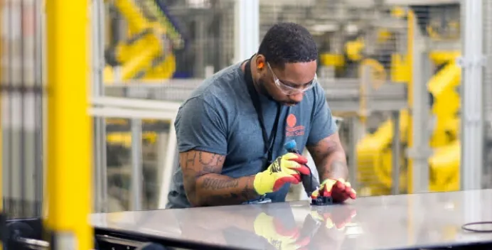 超越阳光电源!"光伏市值第一股"易主