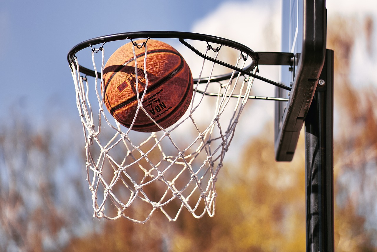 辽宁3-0新疆:cba总决赛的天平为何如此倾斜