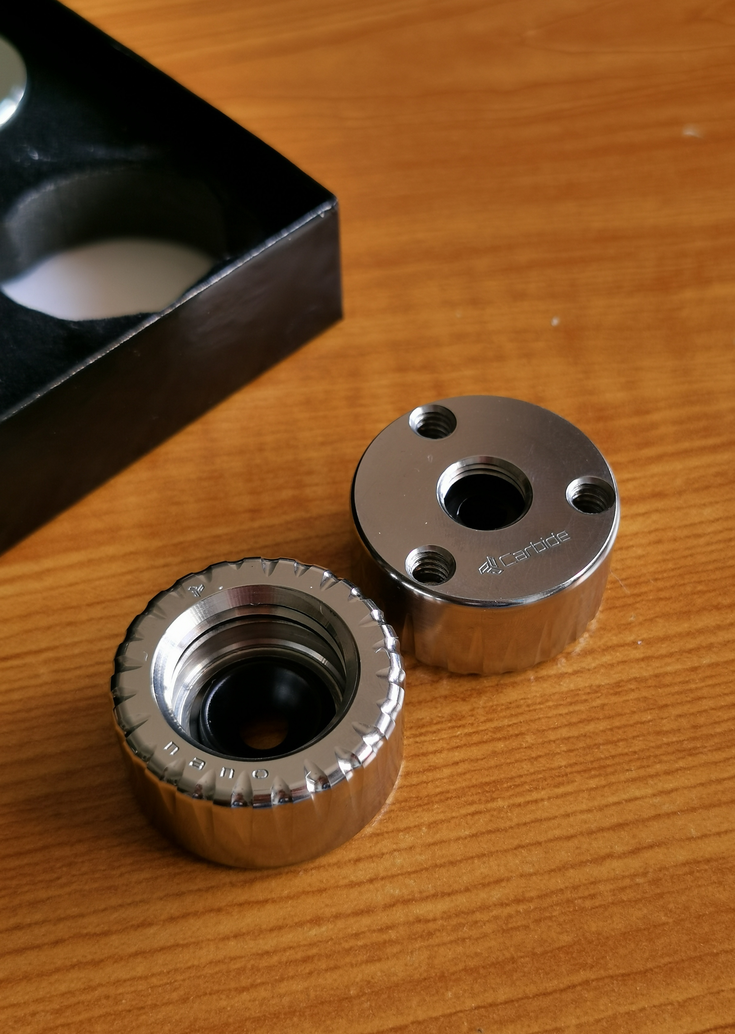 美国 carbide audio 最新出品的 nano 小号金属脚钉到了
