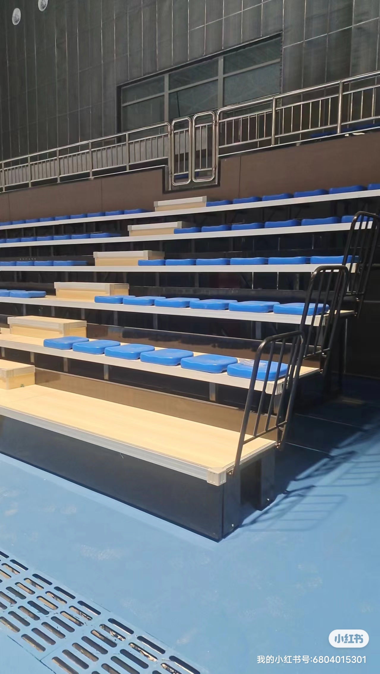 剧院伸缩看台座椅,体育馆看台座椅,羽毛球馆看台椅子