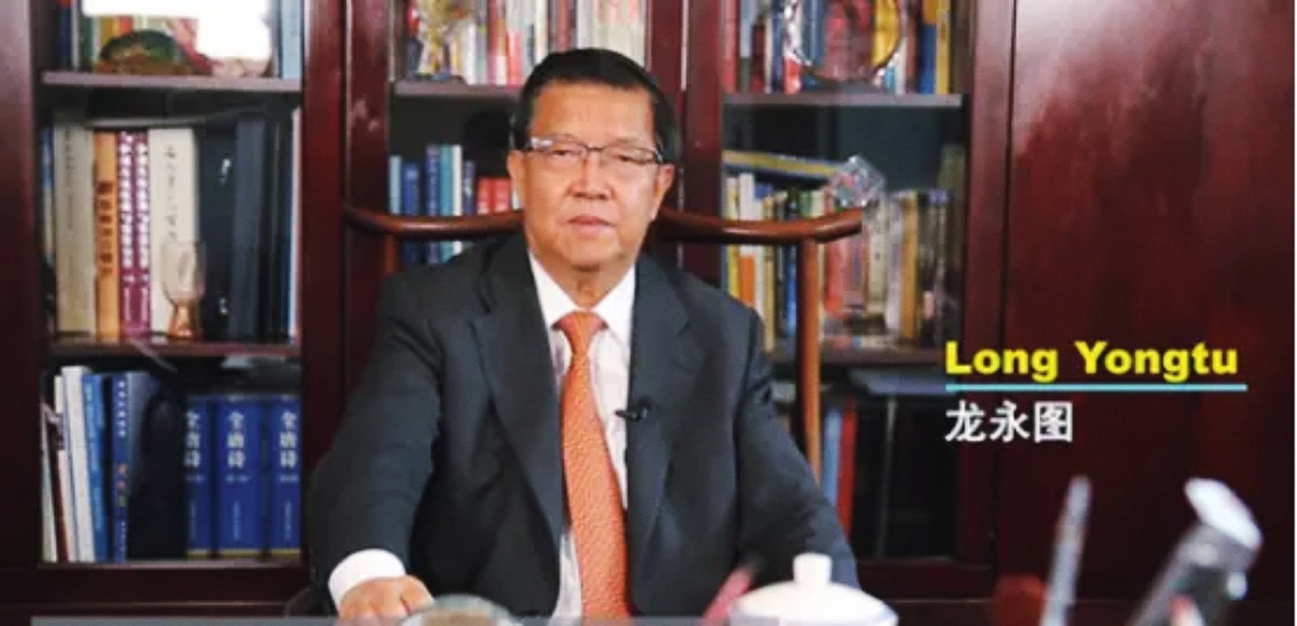 1997年龙永图与美谈判,美方:中国肉只能做狗食.龙永图如何回应?