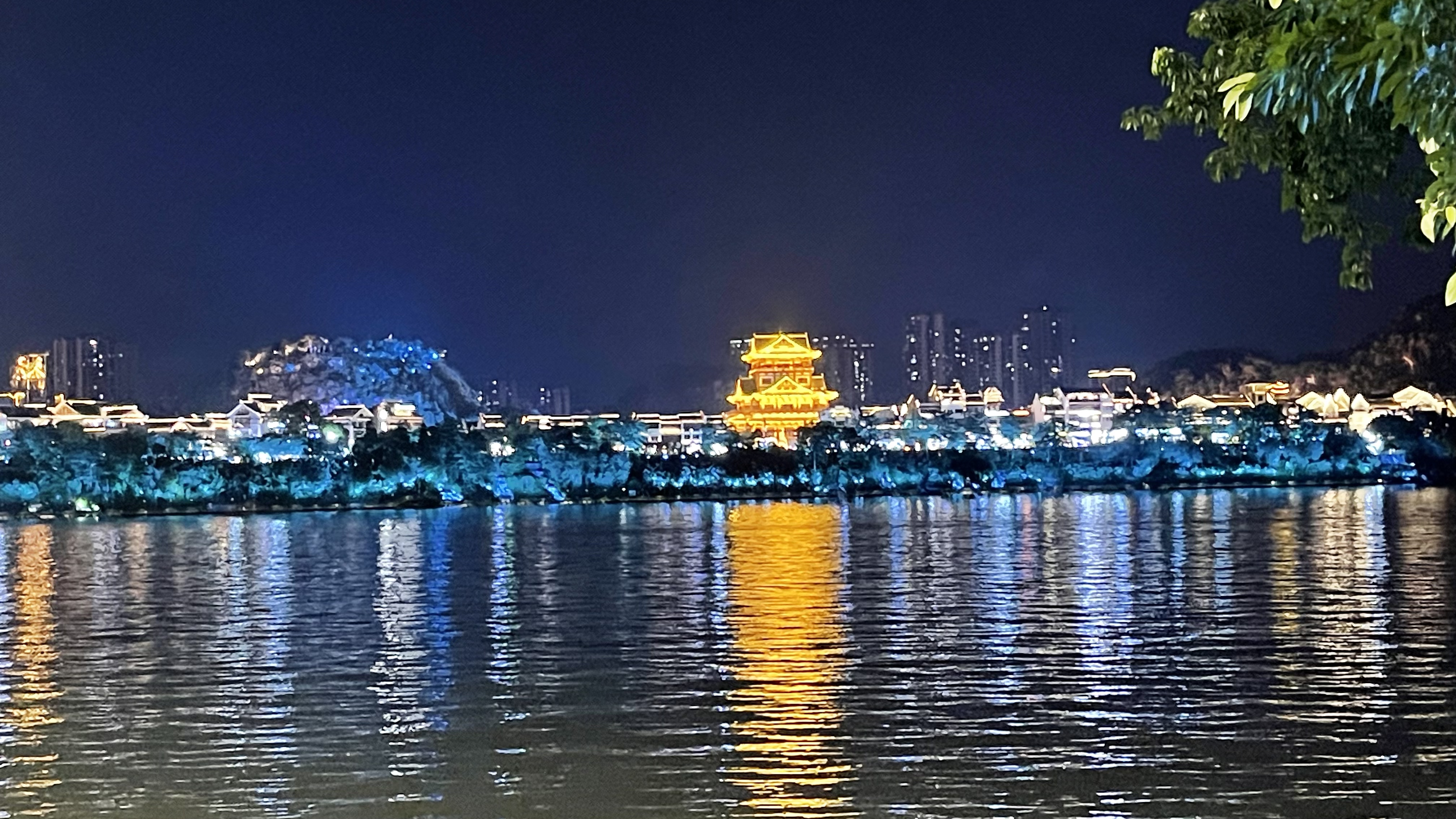 闲逛柳州:十里柳江,十里画廊