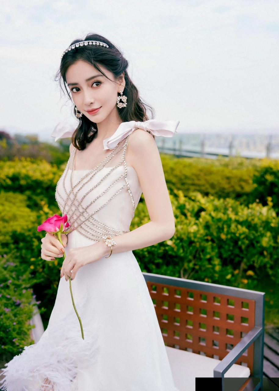 angelababy这个浪漫照,能当"婚纱照"模板了,美翻了