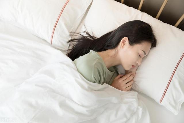 女人给你打电话机会来了(当女人主动打电话说明)