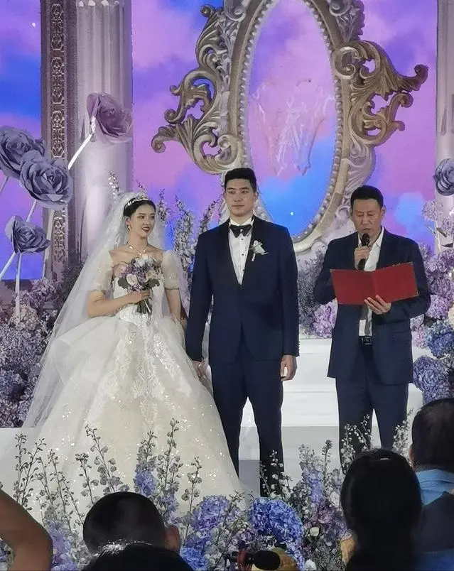 女排悍将张常宁:婚姻靠家里撮合,与同父异母的兄长感情很好