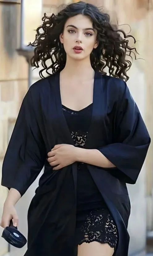 她是"最美星二代",戴娃·卡塞尔的颜值你打几分?