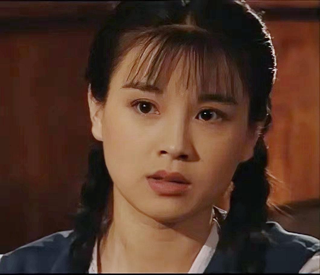 赵明明:步嫂子宋丹丹后尘,被英家人所抛弃,为子退圈的她怎样了