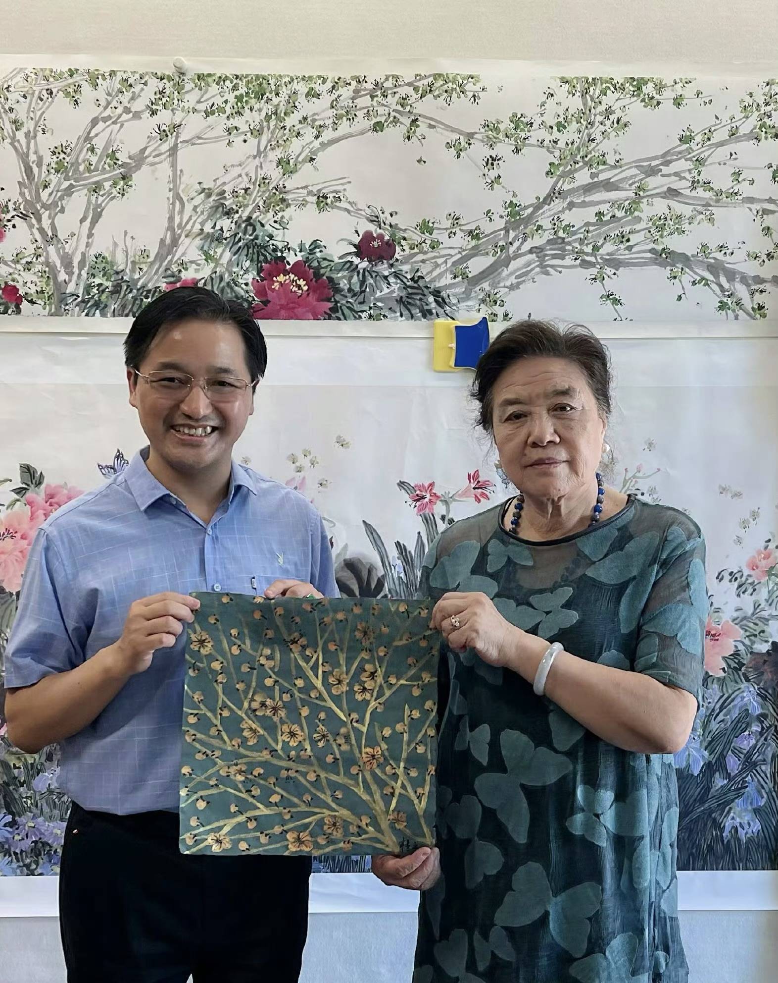 "从导演到画家"——中国通俗文艺研究会非遗专委会顾问肖桂云