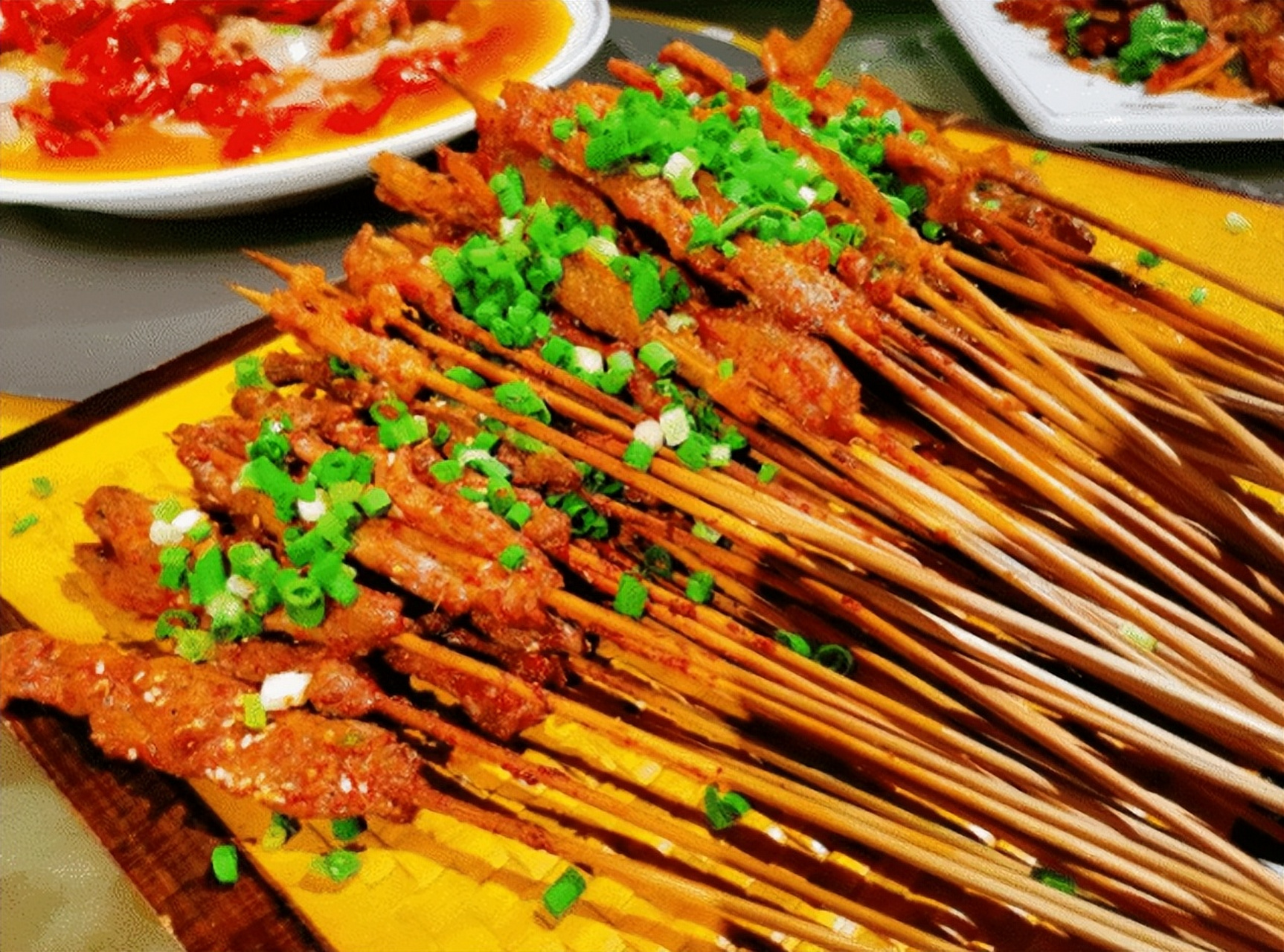 周礼伤心凉粉,乐至烤肉.特色小吃独特口感,让你大饱口福.