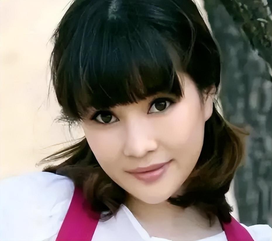 当年戴志诚为了师婶袁茵与老婆杨蕾离婚,如今他过的怎么样?