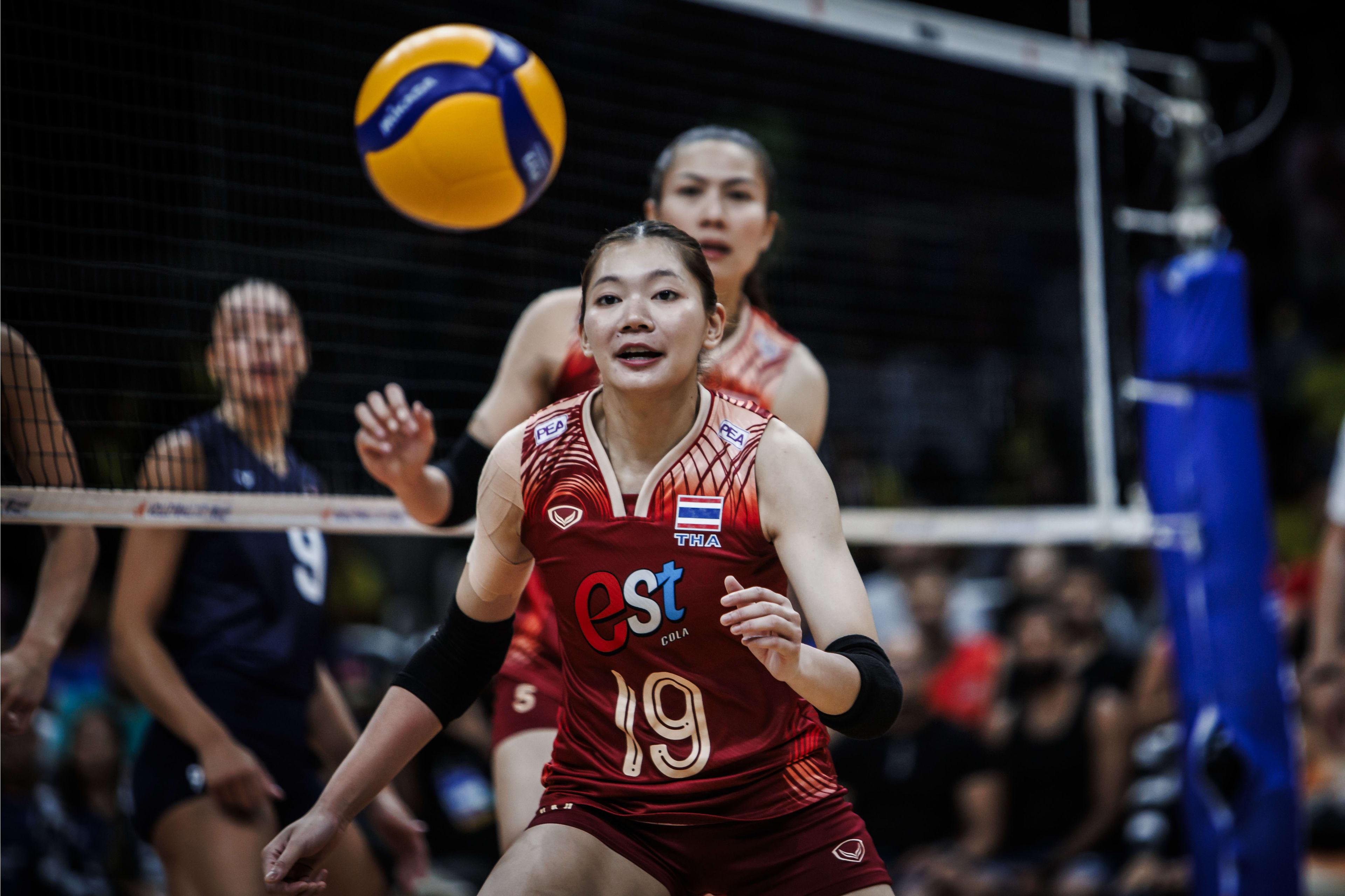 女排一脸倦容!"朱袁张"再合体冲击奥运门票,前3场不容有失