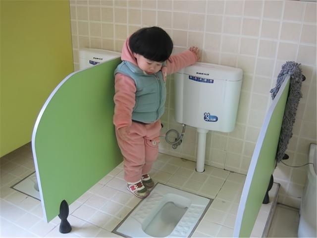 10个娃有9个不愿在幼儿园大便,是不敢?还是另有原因?了解一下