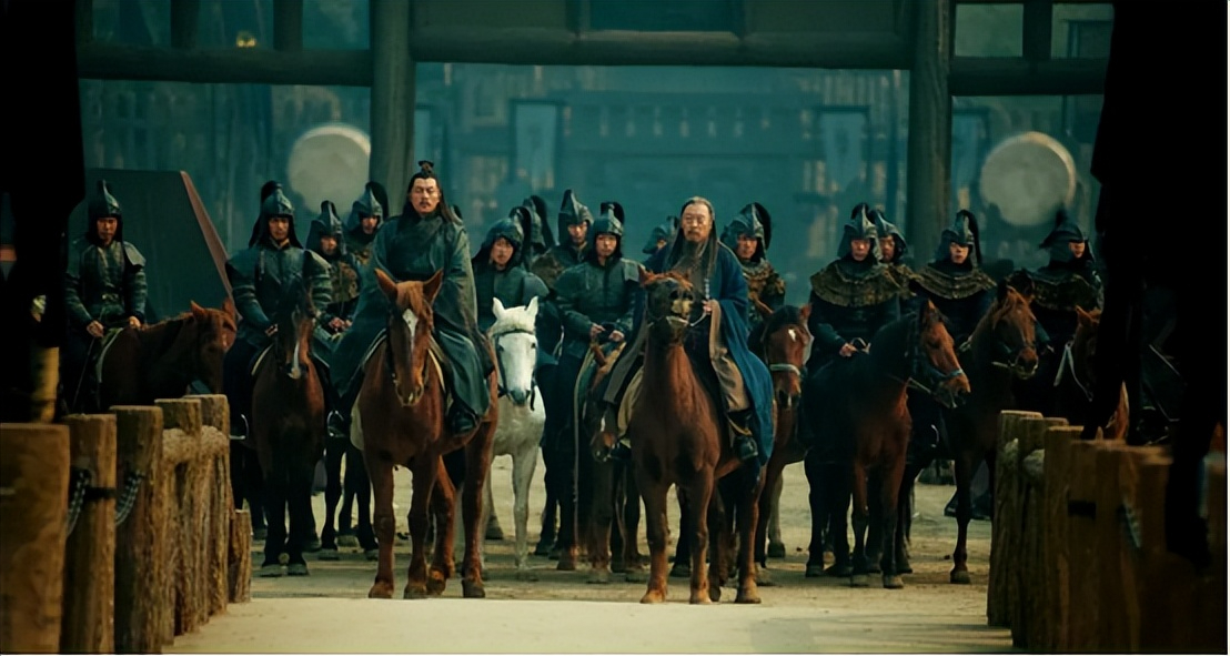 《三国演义》关羽死后,曹操说10字,司马懿说9字,二人高下立断