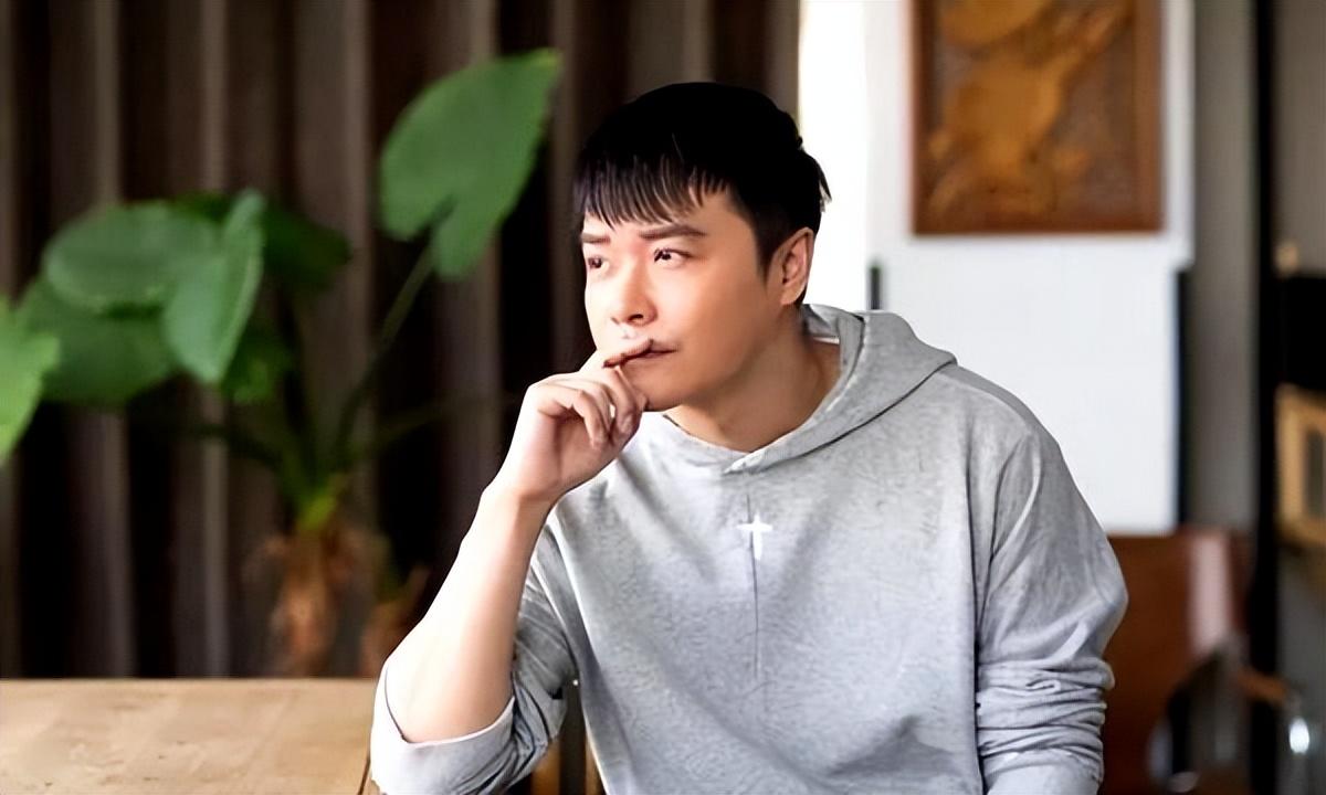 而最令人震惊的莫过于2017年的那次事件,当时有目击者曝光了陈思诚