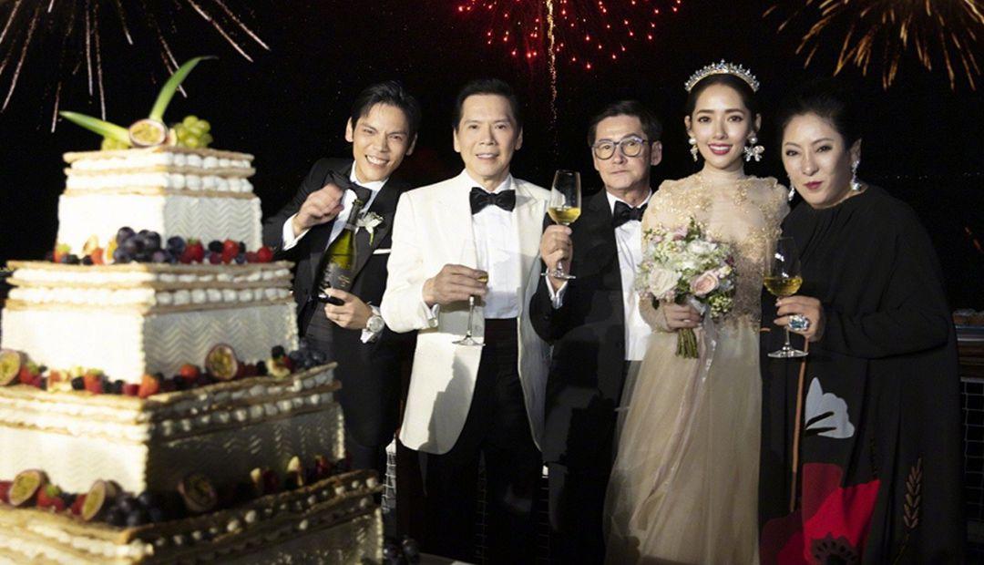 向佐网上直接喊话向太:要生三胎!网友:尊重40岁的碧婷吧