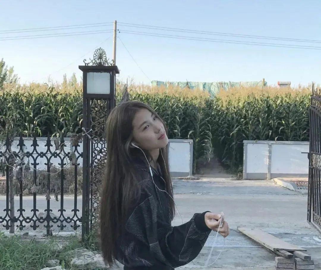 17年《变形记》刘思琦:16岁吃饭靠人喂,每天花销过万,如今怎样