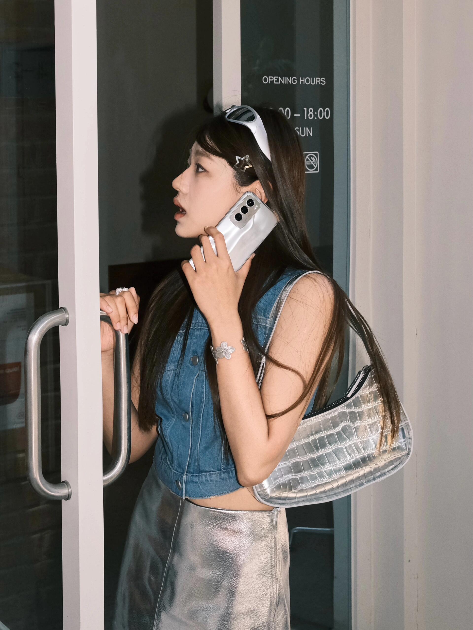 手绘新海报,曝光新片段,朱一龙《人生大事》长尾效应好绝