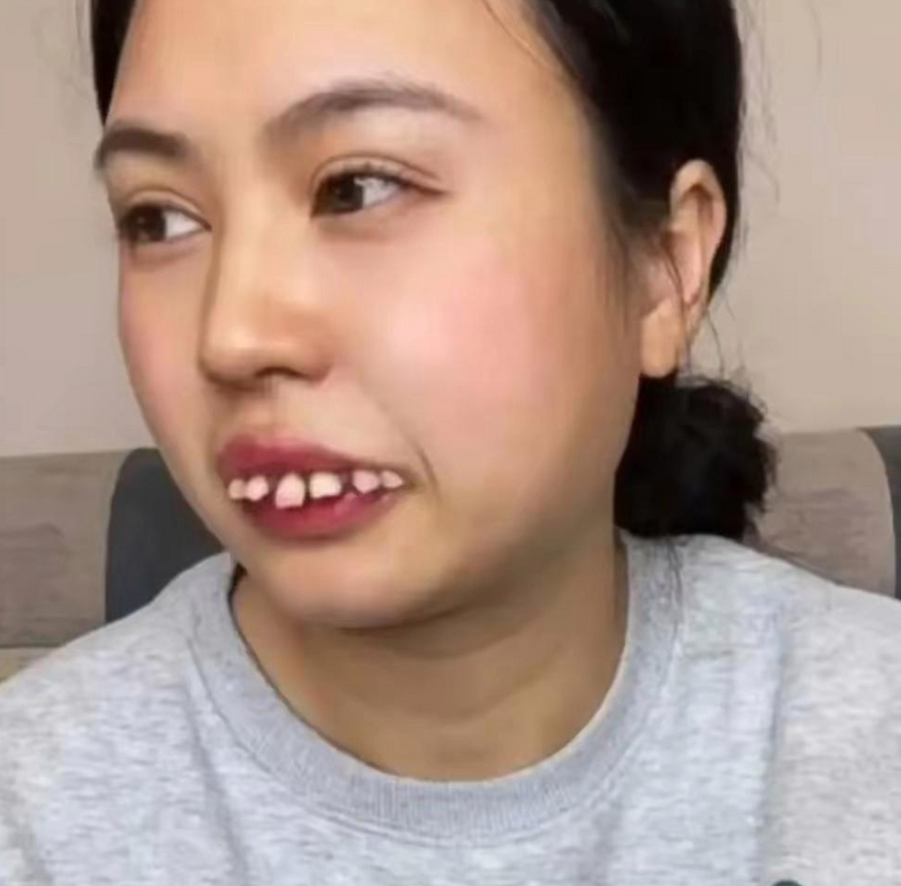 龅牙妹的牙真的是如假包换啊!