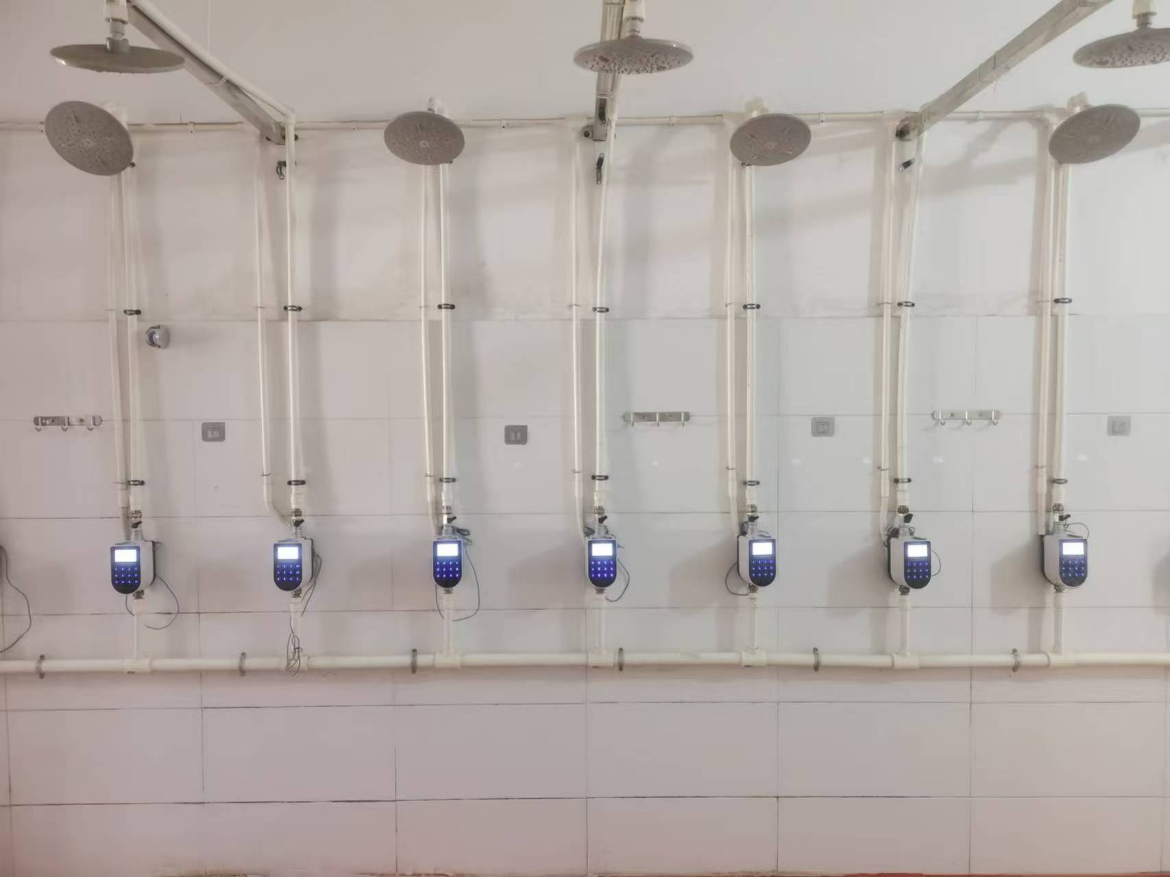 校园热水洗澡水控机价格实惠,功能强大,可智能温控