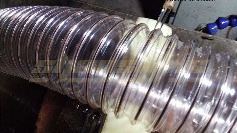 透明钢丝软管有什么特点?