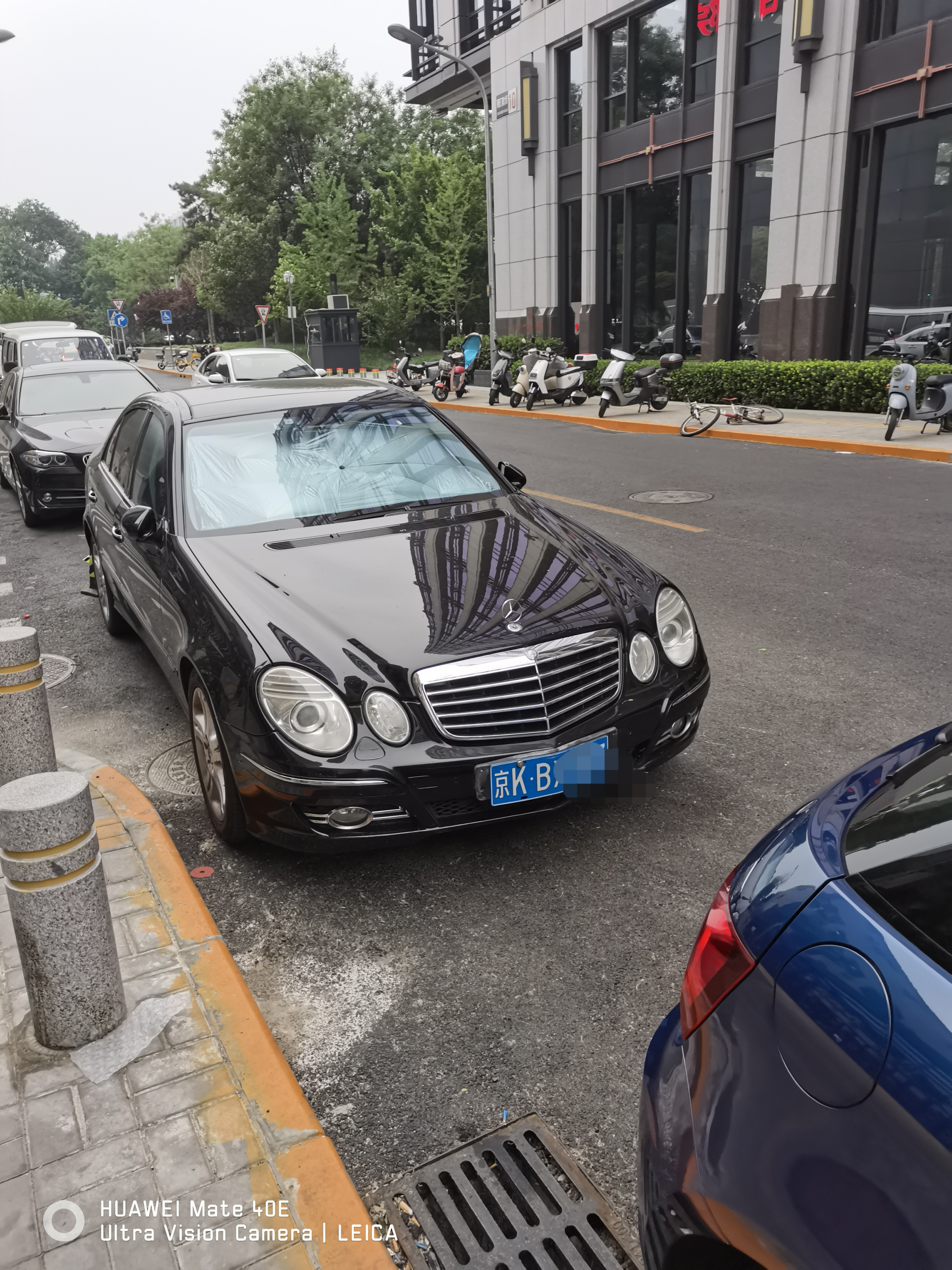 奔驰e500四眼奔驰e太帅了太经典了