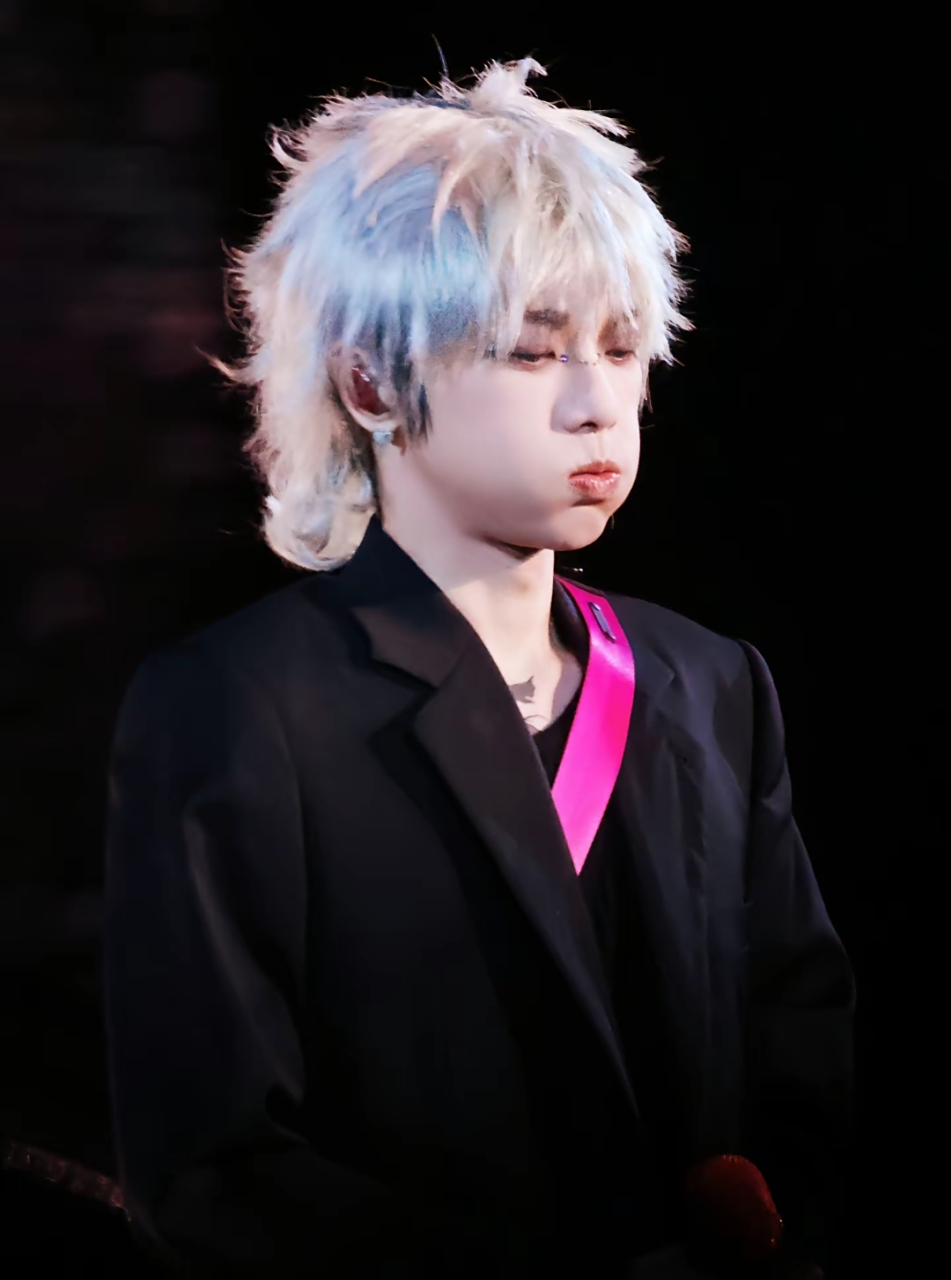 花花🌸这个妆造我喜欢,华晨宇嘟嘴好可爱✧⁺⸜(●˙▾˙