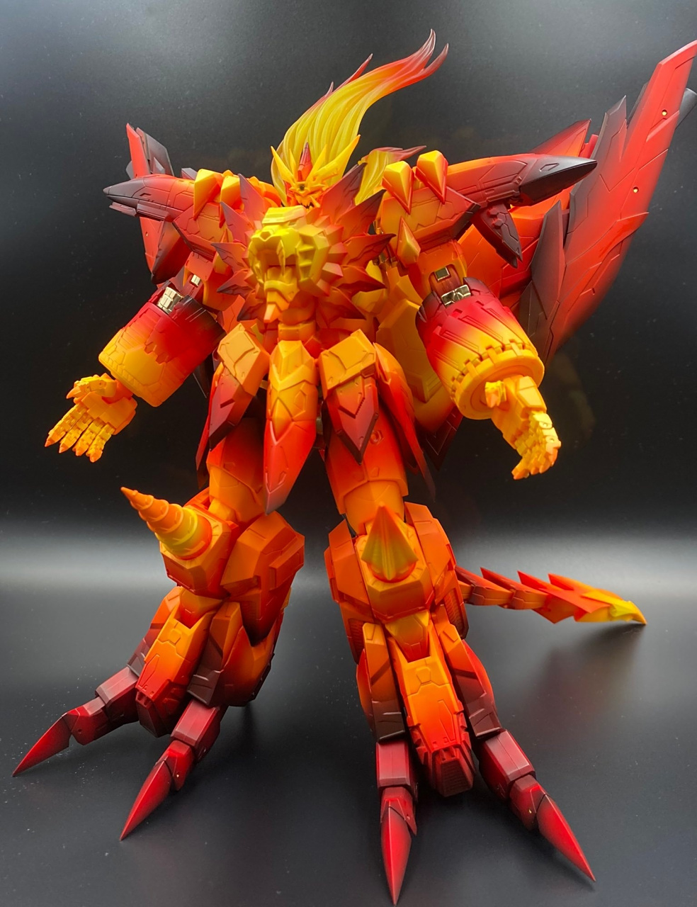 模型欣赏:amakuni"机神 霸界王始源勇者王 玩家开盒实物,整体采用了