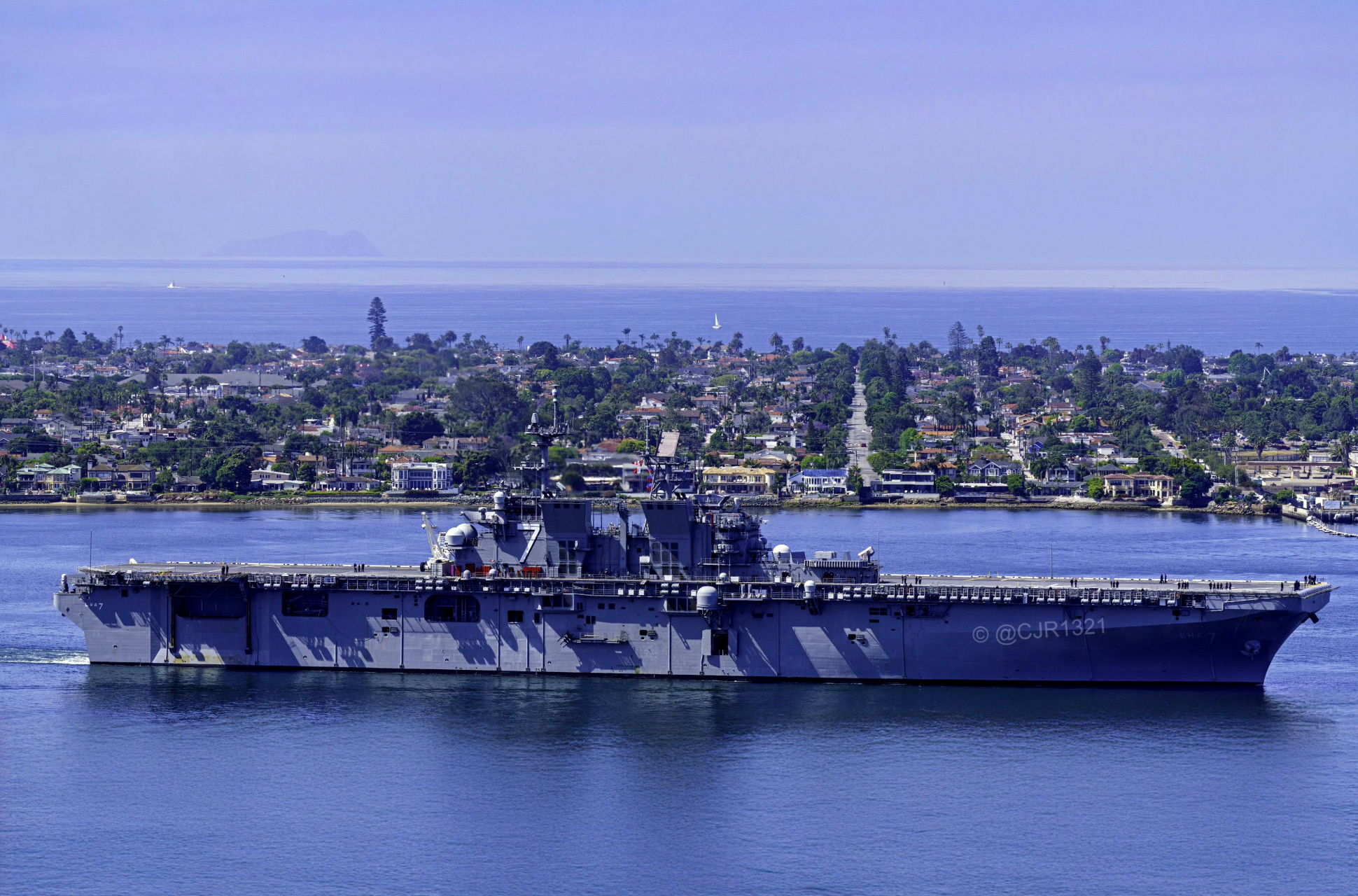 舰船欣赏:美国海军的黎波里号两栖攻击舰,该舰是"美国"级两栖攻击舰的