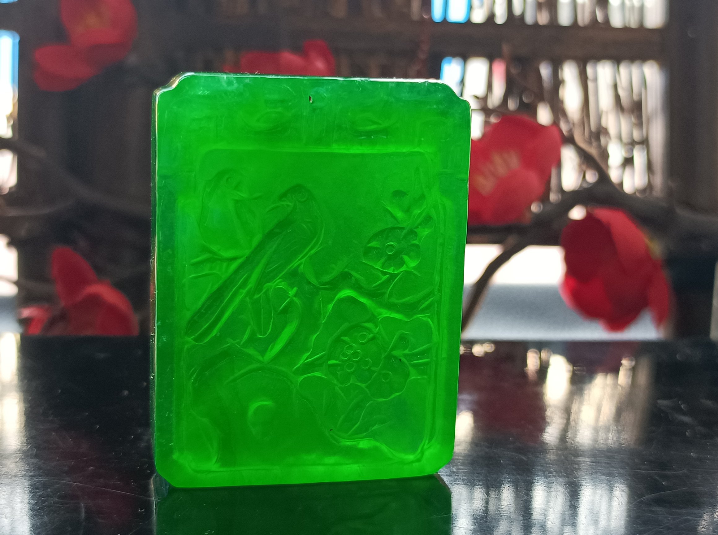 高冰玻璃种祖母绿翡翠挂件