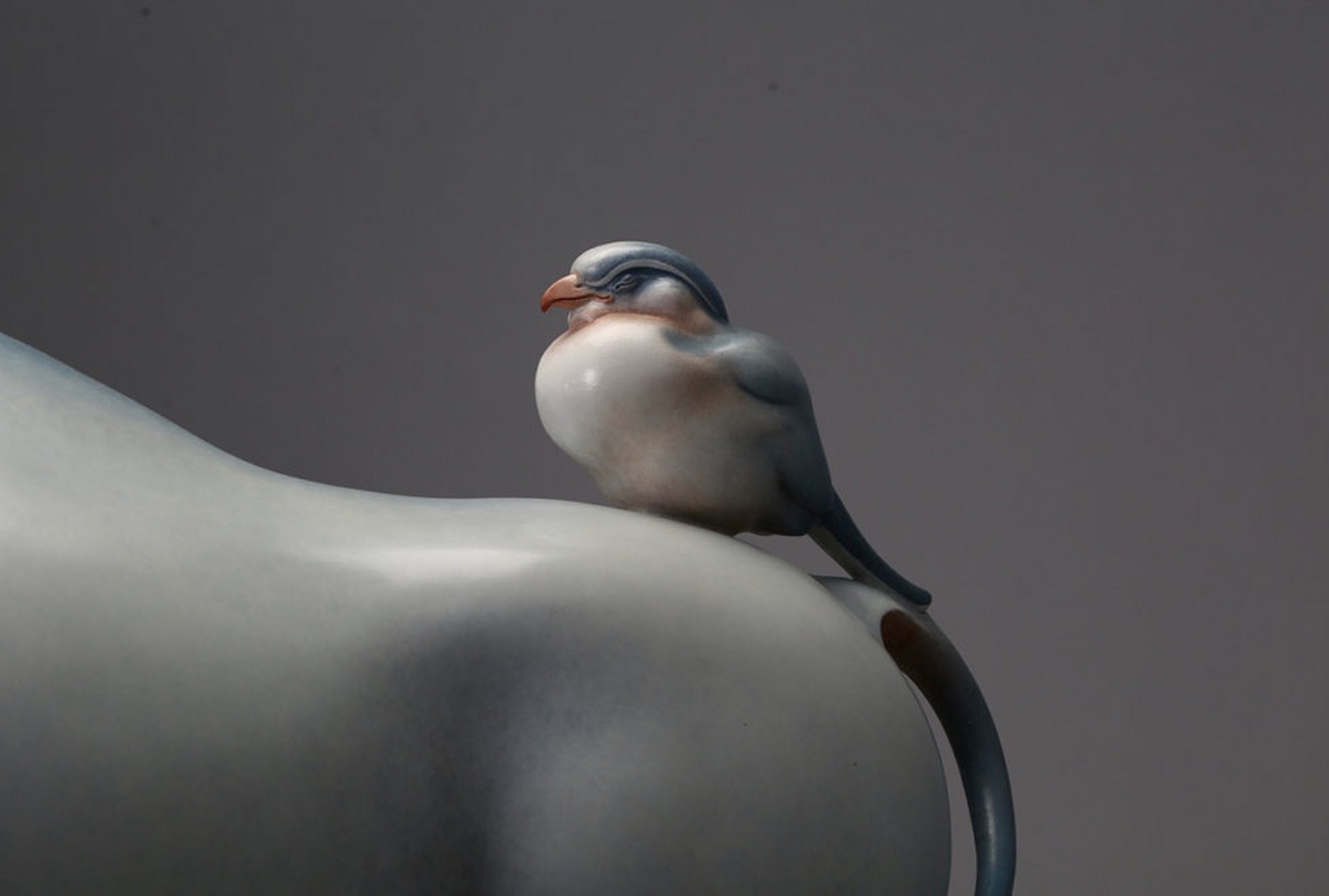 模型欣赏:艺术家赵凯动物雕塑作品展示,将小鸟与其他体型巨大的动物