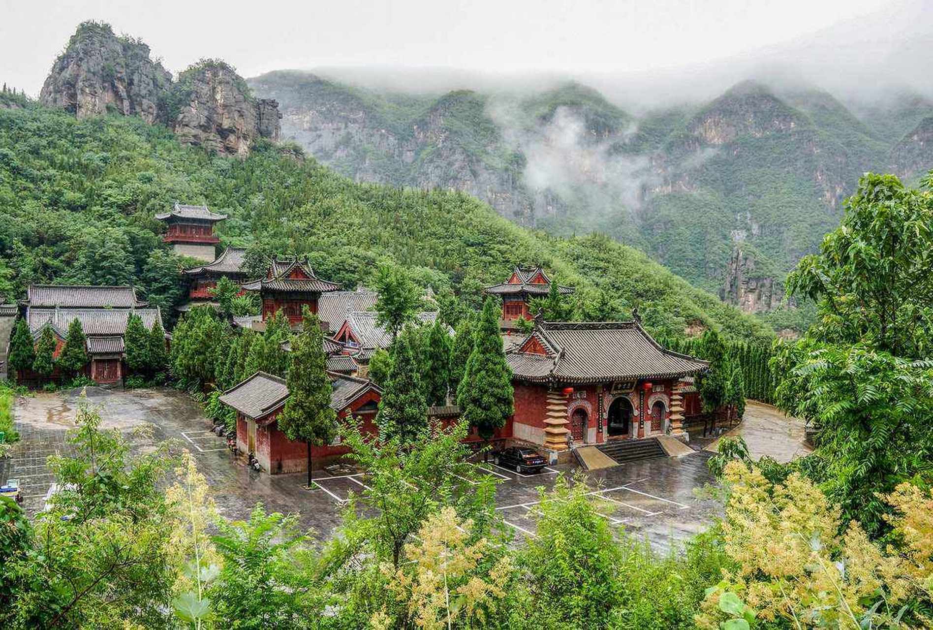 巩义的青龙山慈云寺是个低调小众的好去处,又到了夏日玩水避暑的好