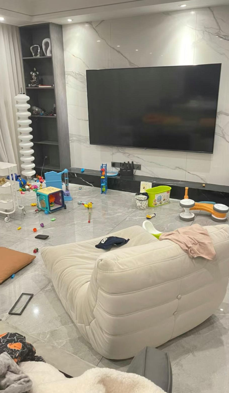 图片比较真实的生活照片实际生活家中客厅图片客厅照片乱一点客厅真实