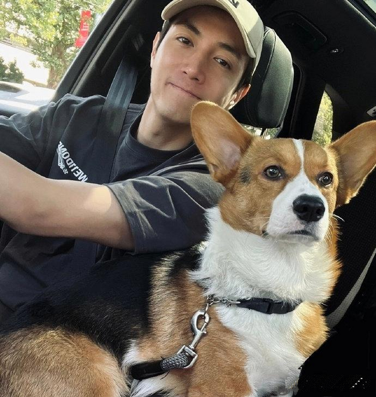 萧亚轩前男友黄皓