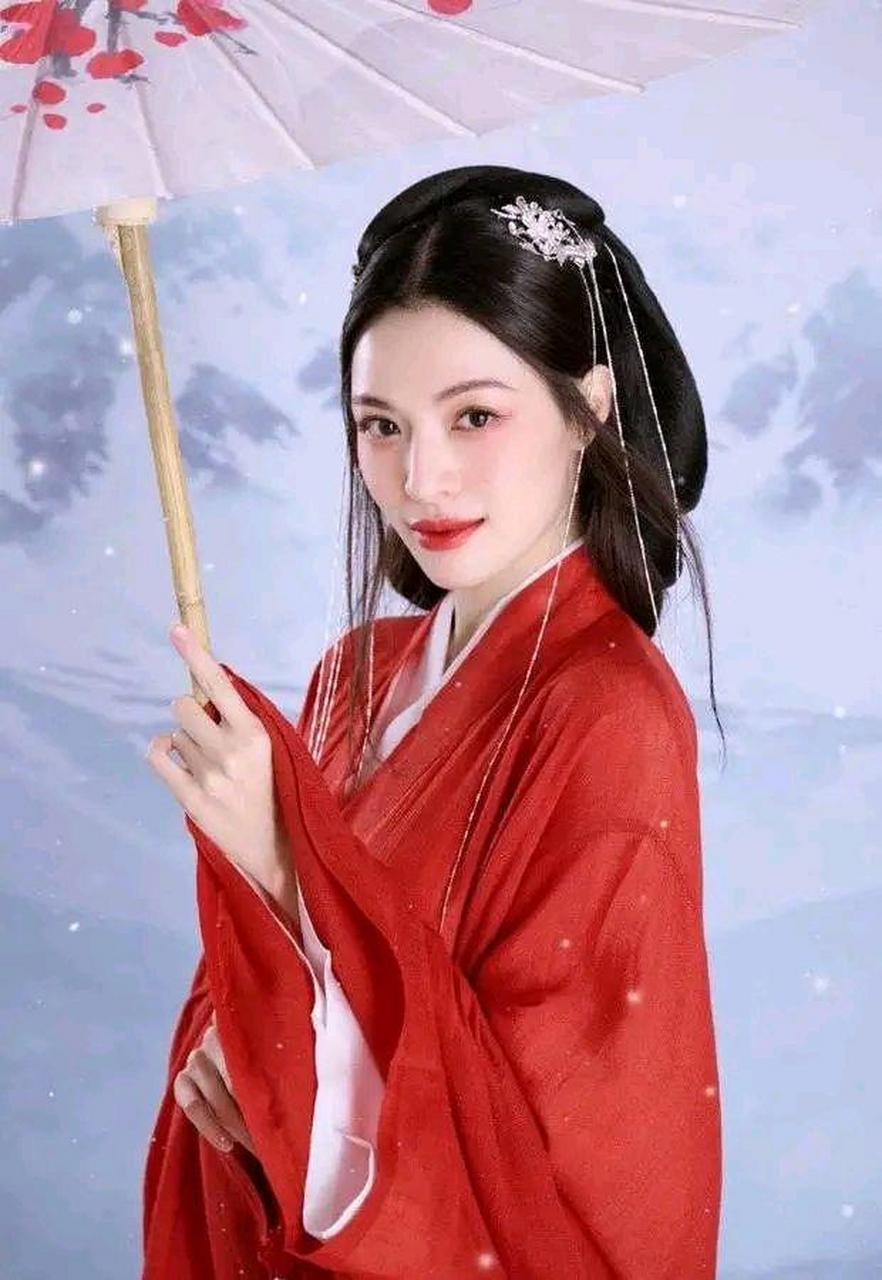 钟楚曦穿红色古装氛围感十足