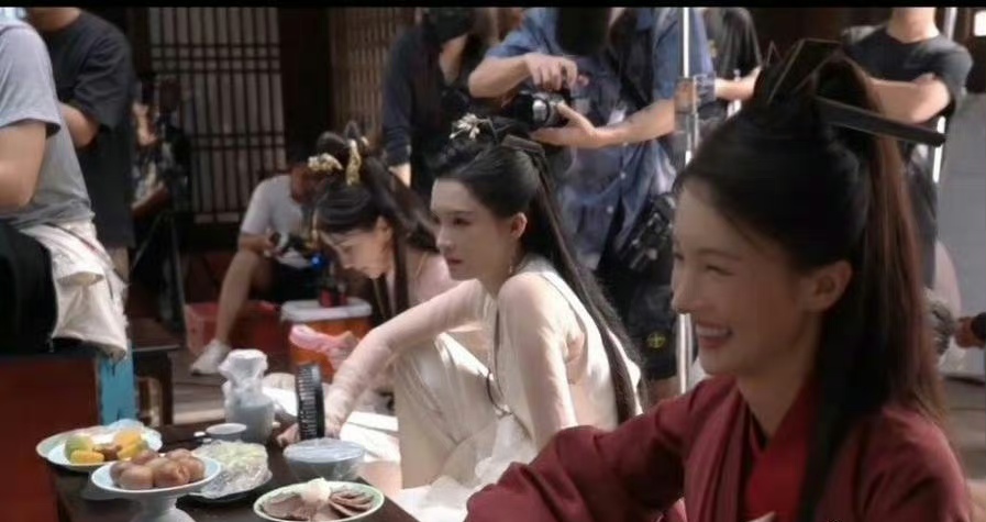 《庆余年2》花絮,范闲和叶灵儿笑的真开心.