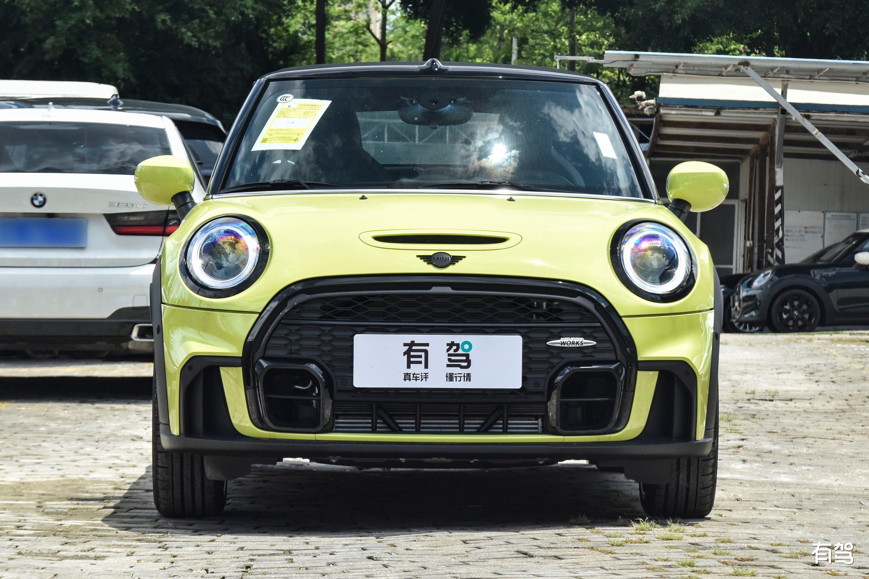 宝马mini,这款源自英国的微型车品牌,自诞生以来便以其独特的设计风格