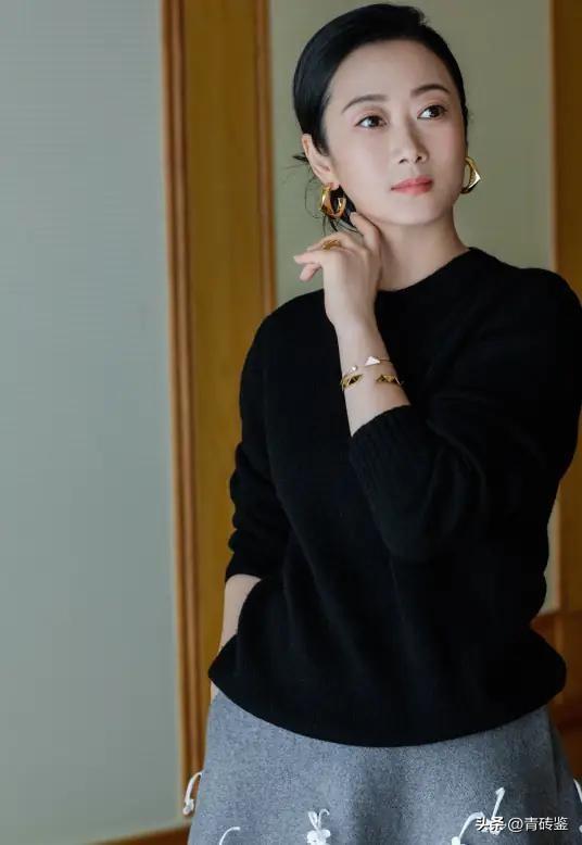 戛纳红人赵涛:长相平平,演技遭质疑,为何被贾樟柯另眼相看20年