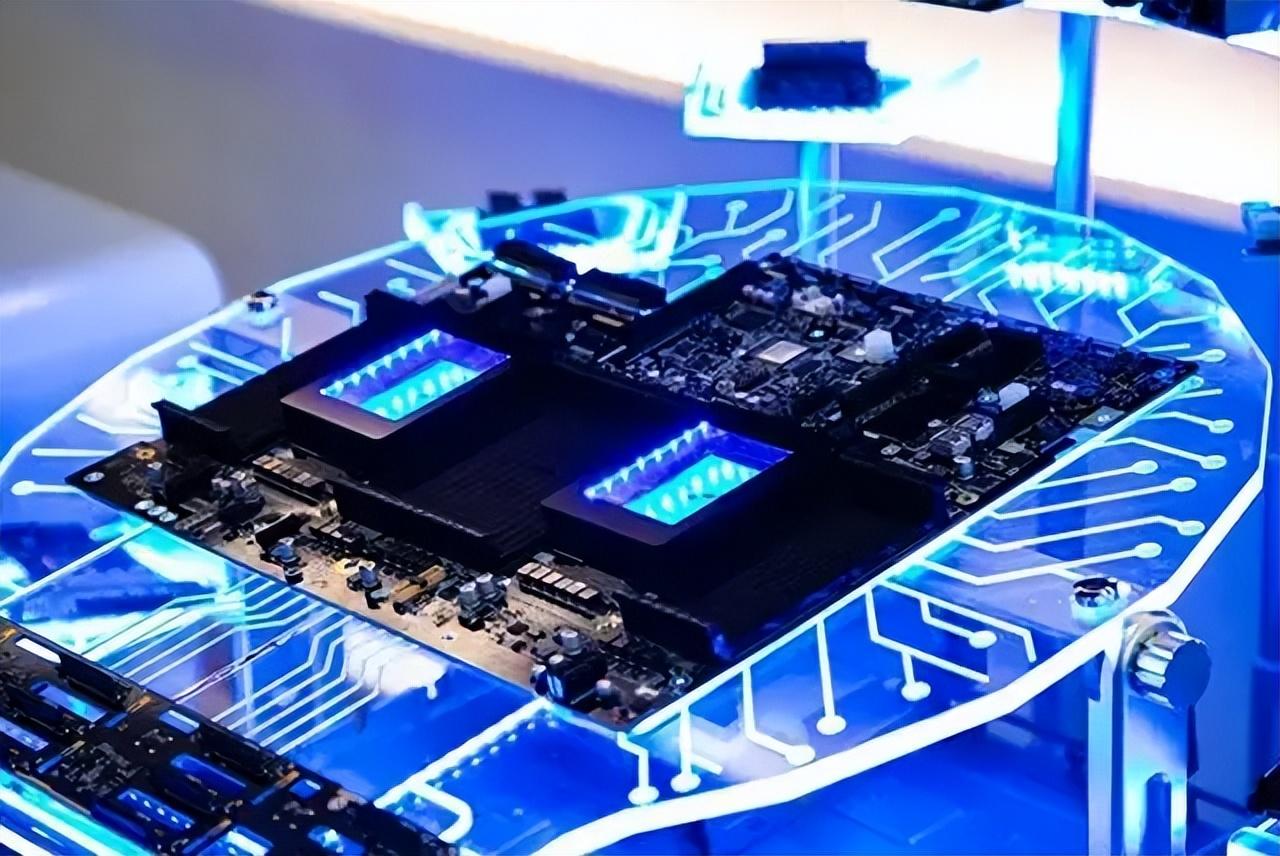 32台光刻机,981亿枚芯片!中国半导体开始爆发,美企"破防"了