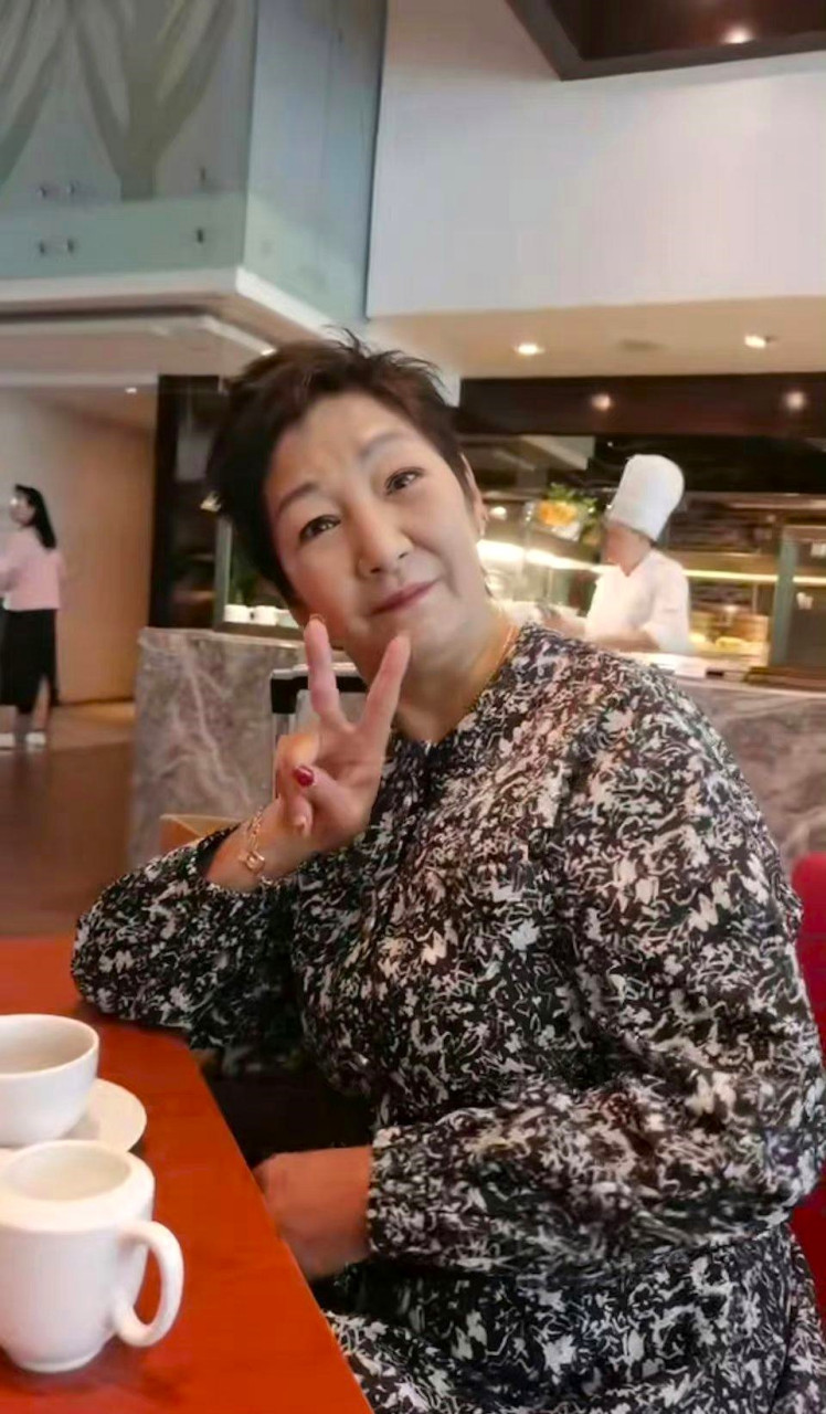 59岁的"李莫愁"扮演者雪梨,有着积极乐观向上的生活态度,她的内心充满