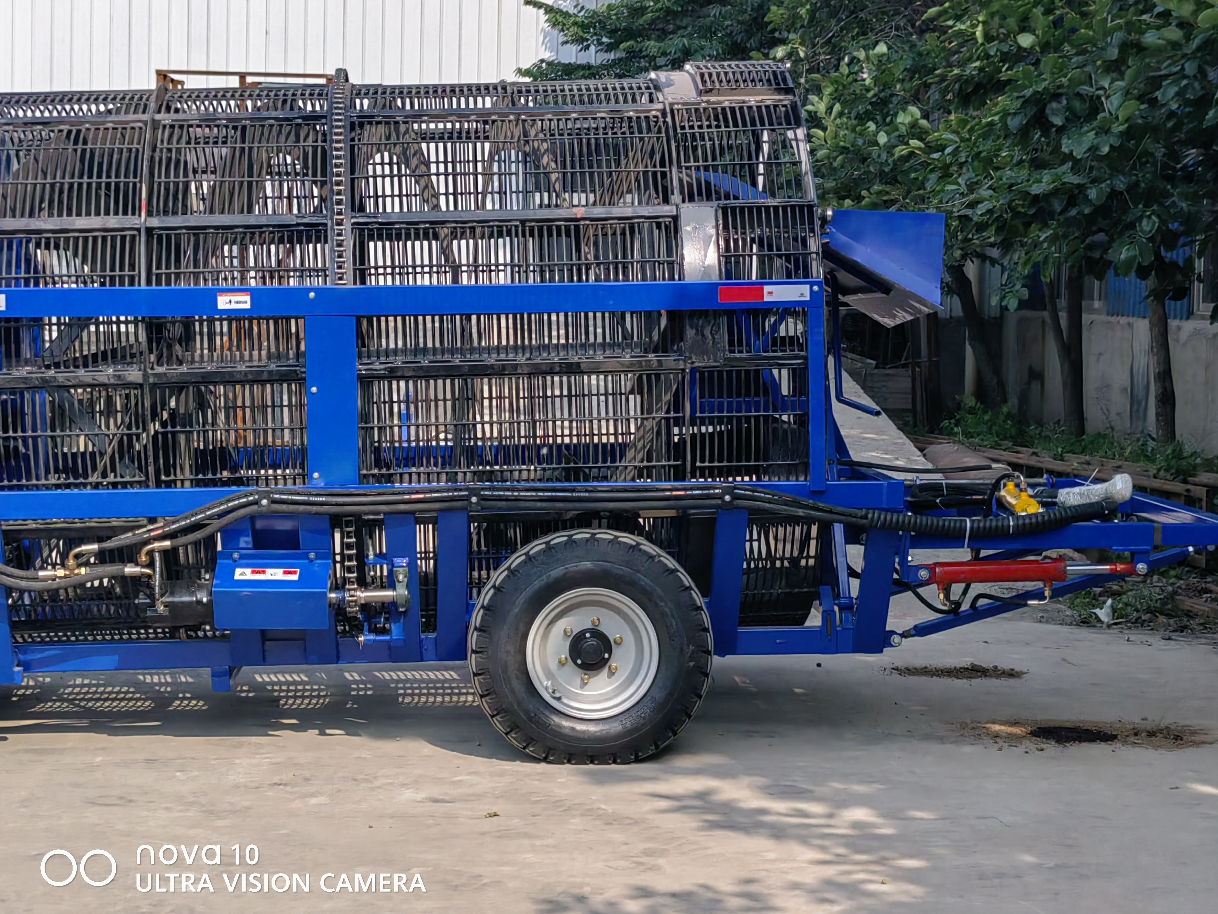 农田捡石机,主要解决农田土壤改良过程中的石块离田分拣,禹城亚泰机械