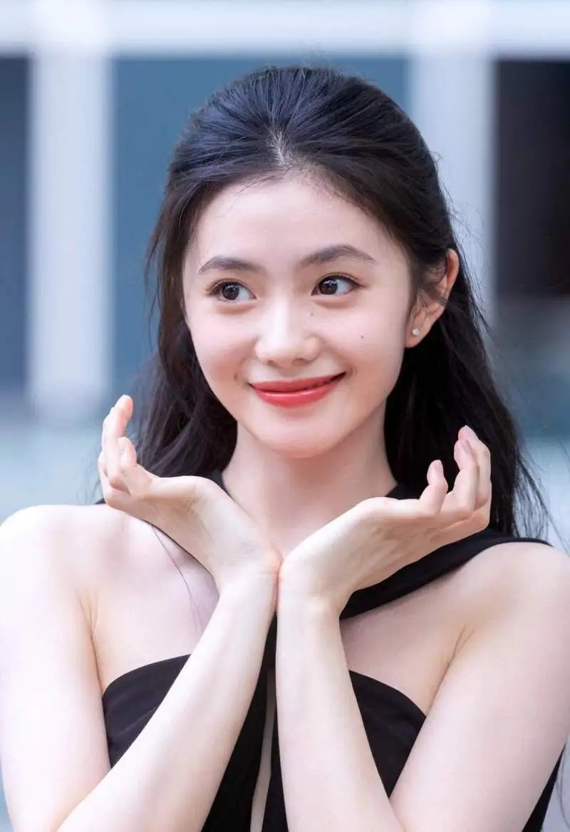 刘浩存,出生于吉林省通化市辉南县,中国内地女演员,毕业于北京舞蹈