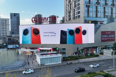 南昌万达裸眼户外大屏央晟传媒