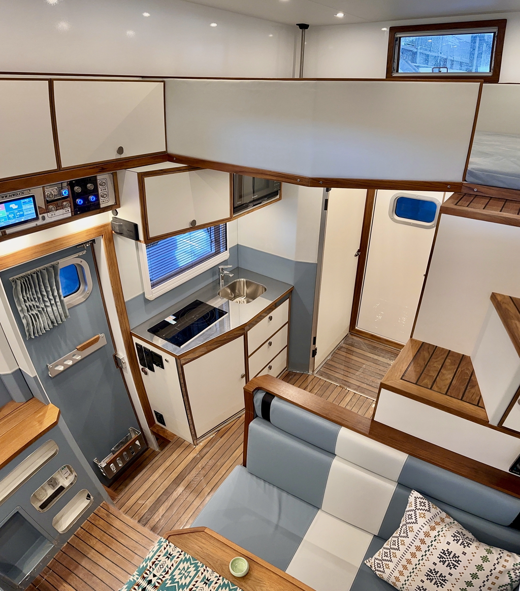 旅美奔驰阿洛斯2036四驱越野房车