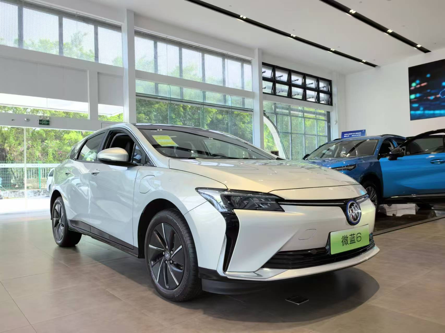 引领潮流的电动汽车别克微蓝6