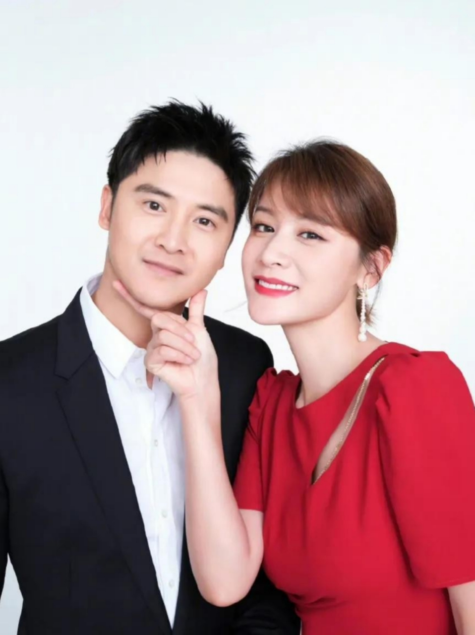 2007年,田亮和郭晶晶分手,娶了超女叶一茜.