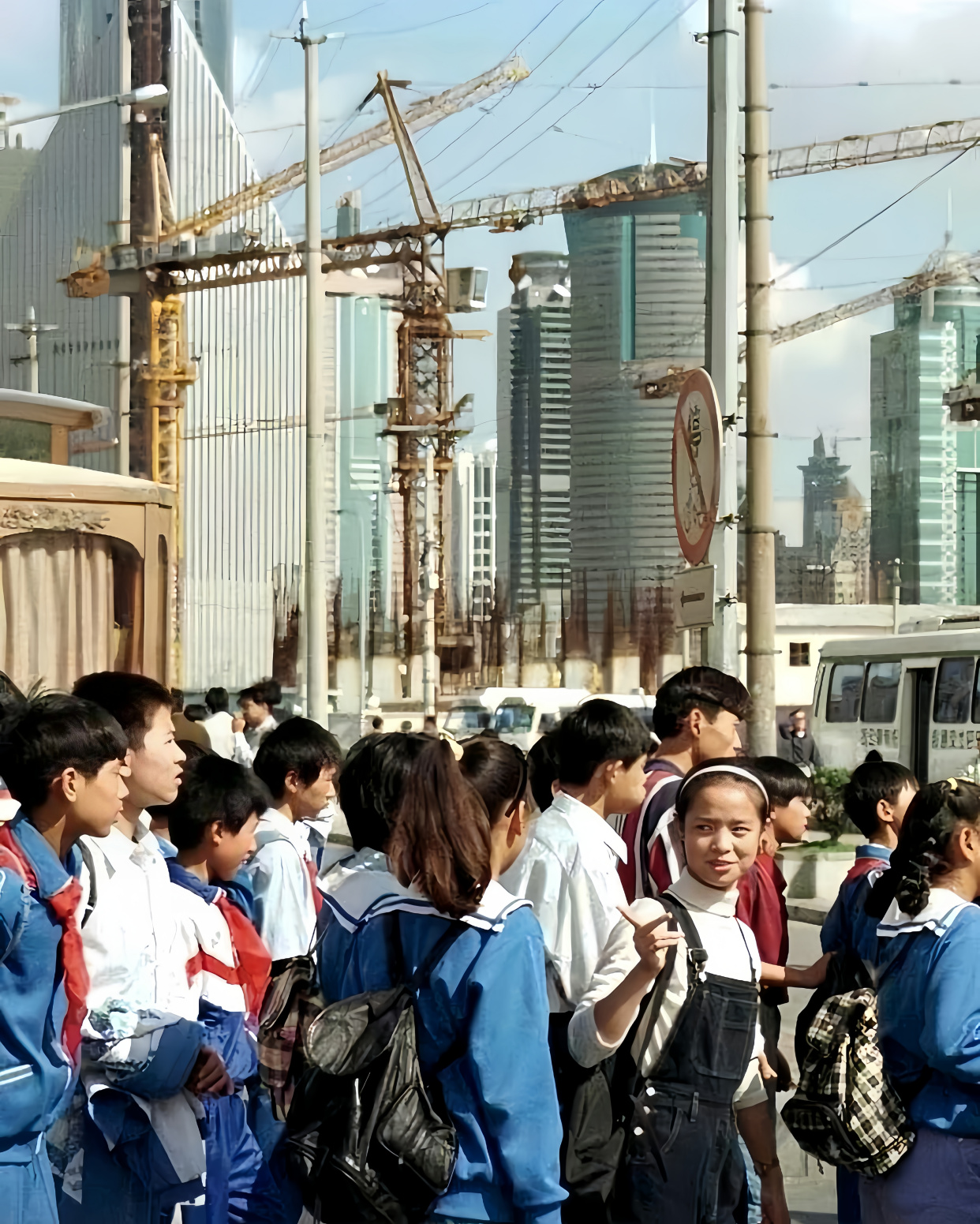 上世纪的上海校服,哪件是你的回忆?