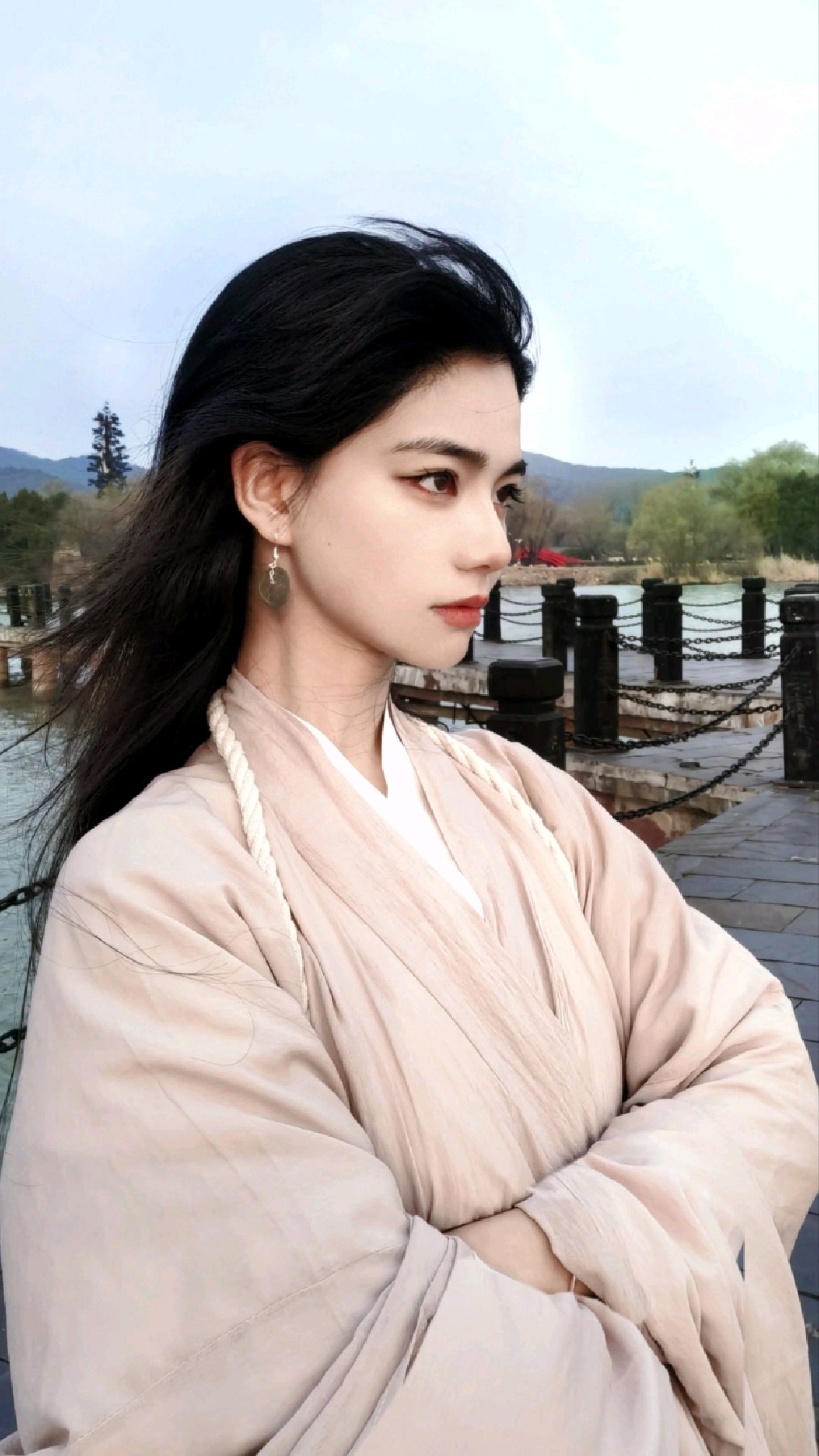 女生男相古风自拍 超绝