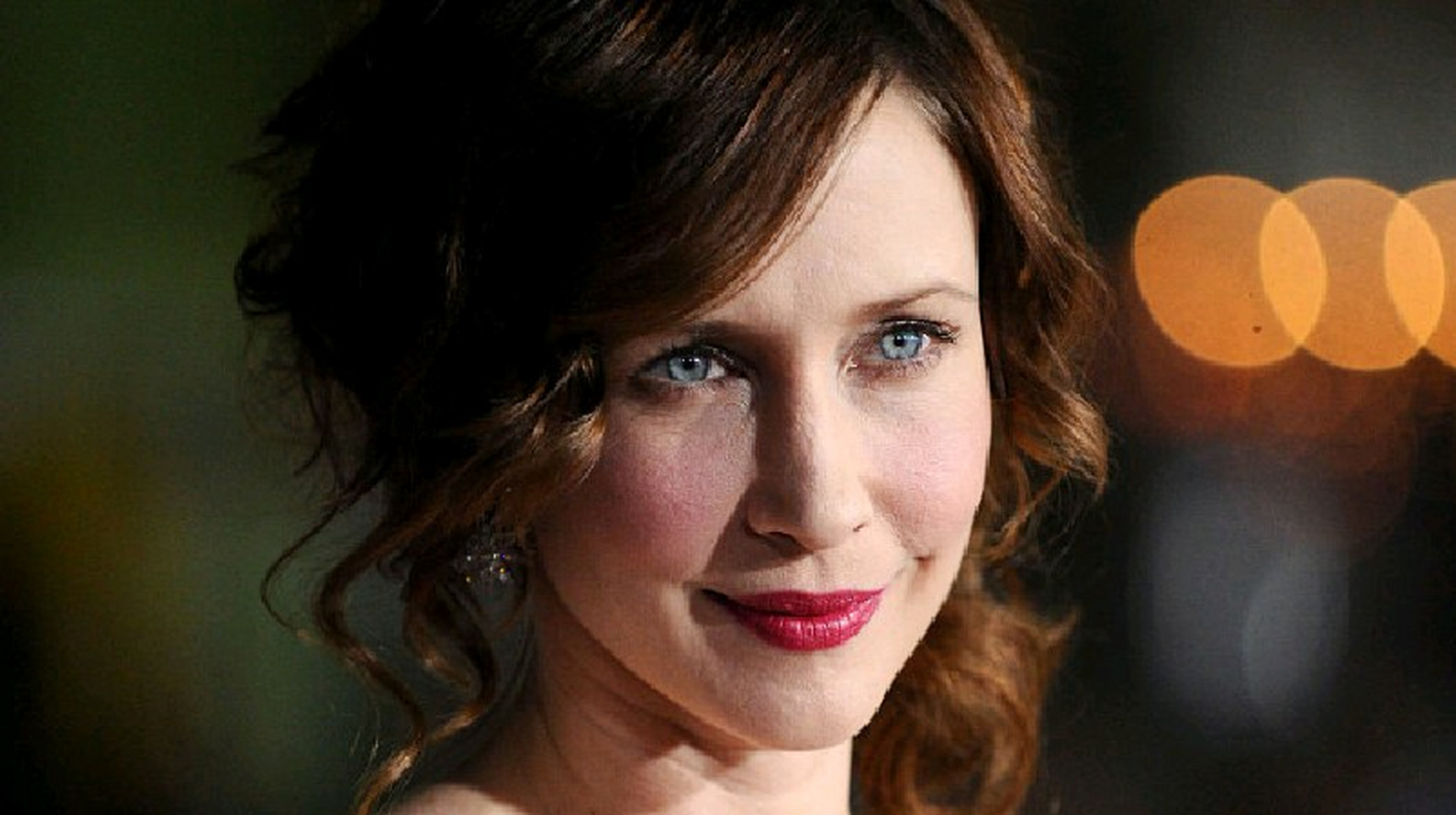 美国女星维拉·法梅加以其天赋和实力著称,她擅长展现角色情感和内心