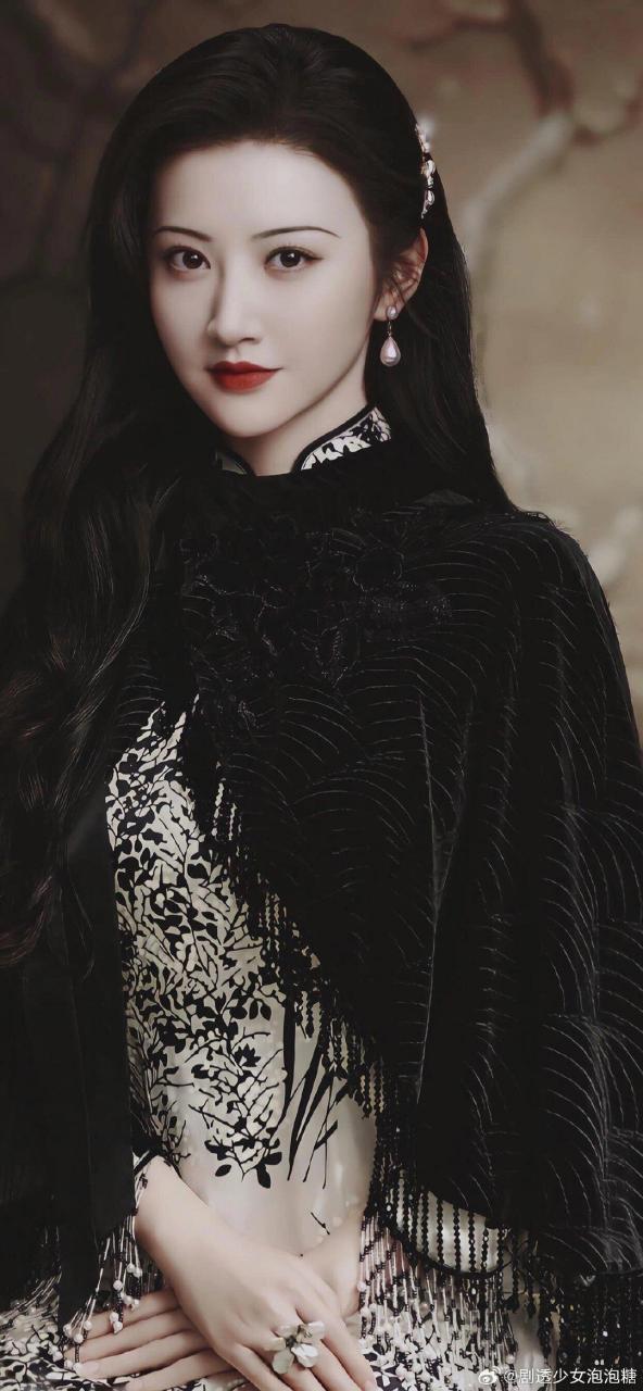 《司藤》妆容服饰很美