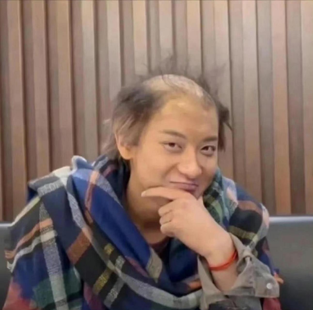 黄子韬地中海发型设计